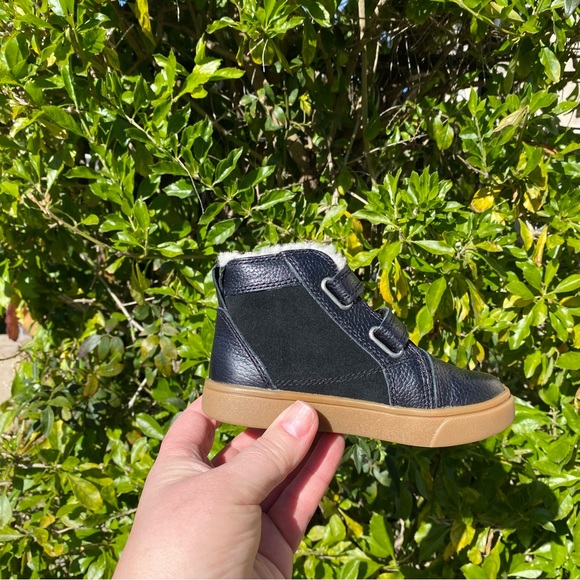 NWOB UGG Rennon II Kids - Picture 9 of 11